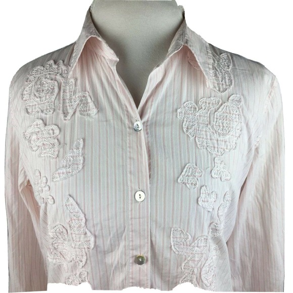 Chicos Women's Pink Embroidered Button Up Shirt Size Medium - Picture 2 of 8
